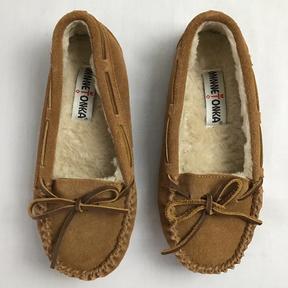 EUC Minnetonka Moccasins Cassie Slipper Si…